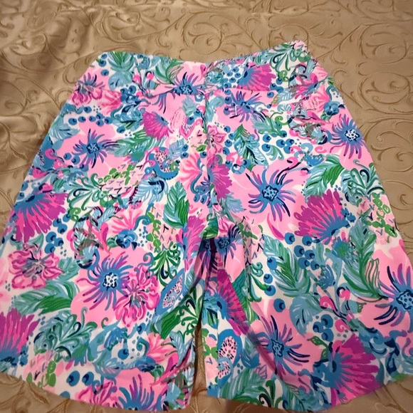 Lily Pulitzer luxletic Bermuda shorts - Picture 3 of 7